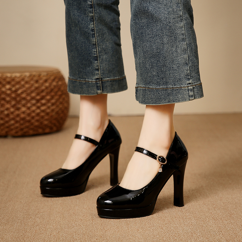 Drone Camera Stabilized - Women's classic round-toe platform heels with